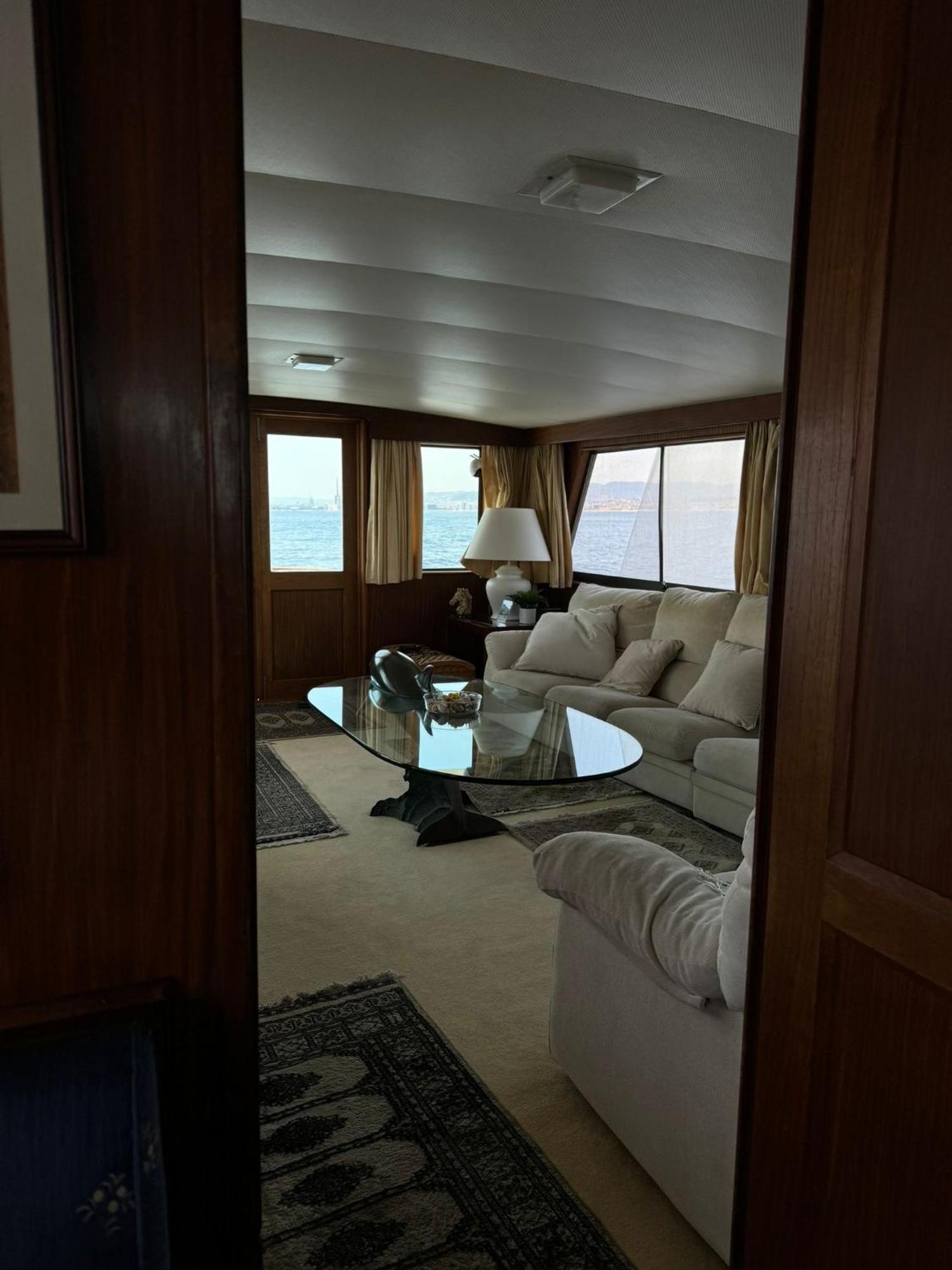 Hotel Yacht Our Alissa Sant Adria de Besos Luaran gambar